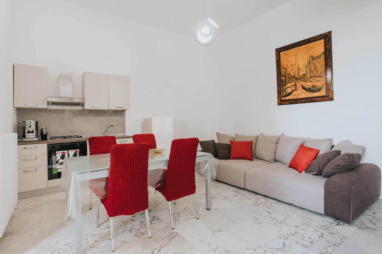 B&B Nuovo Reale - Centro Storico レッチェ エクステリア 写真
