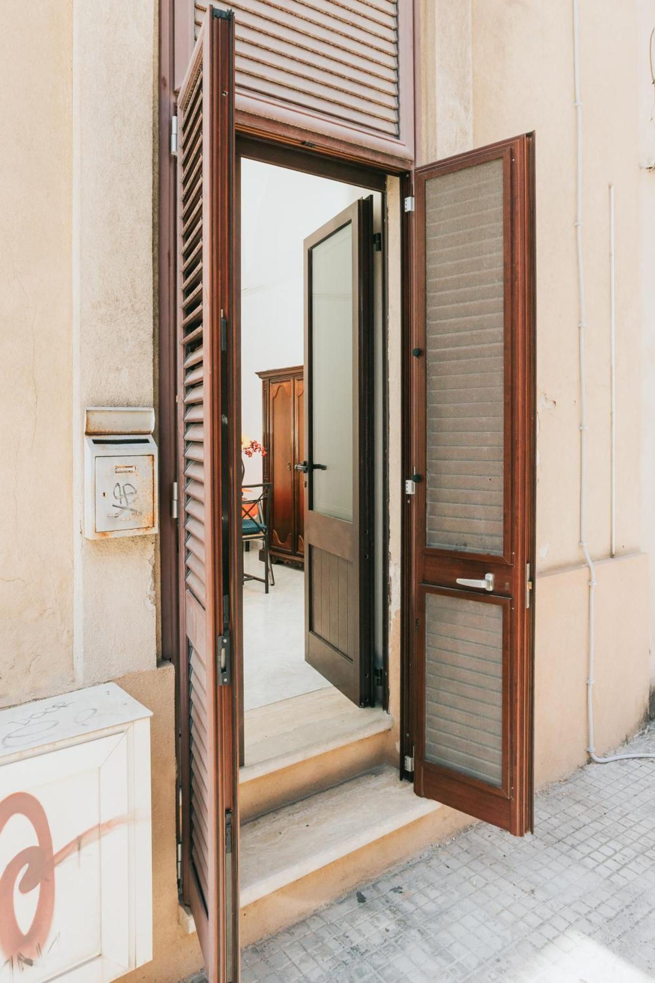 B&B Nuovo Reale - Centro Storico レッチェ エクステリア 写真